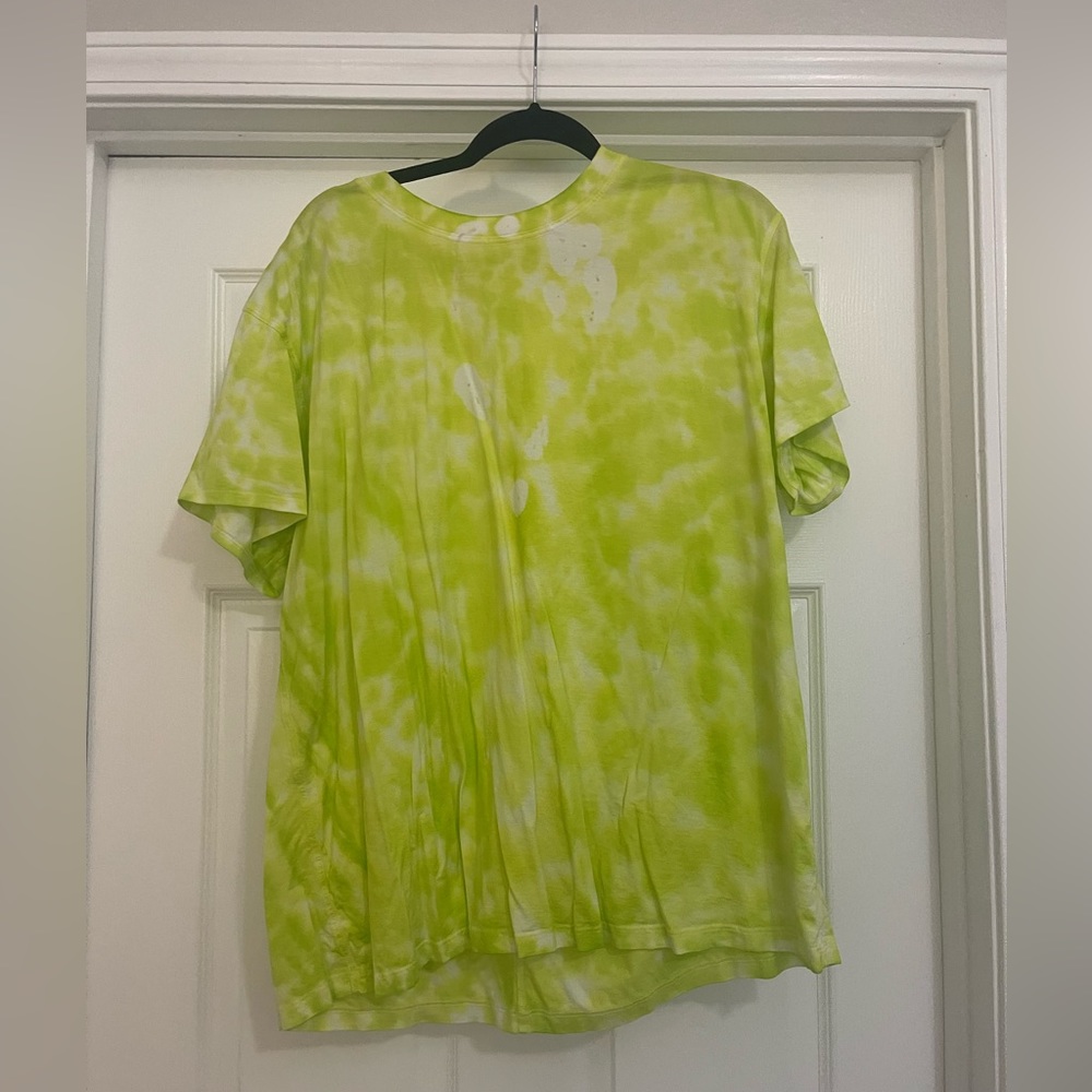 LuluLemon Tee